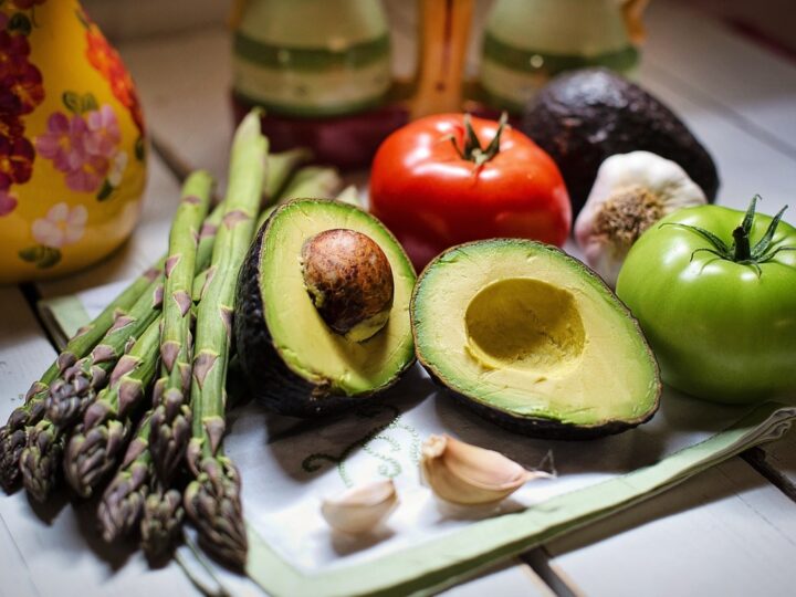 Awokado – Owoce o niezwykłych właściwościach zdrowotnych i wysokiej zawartości kalorii