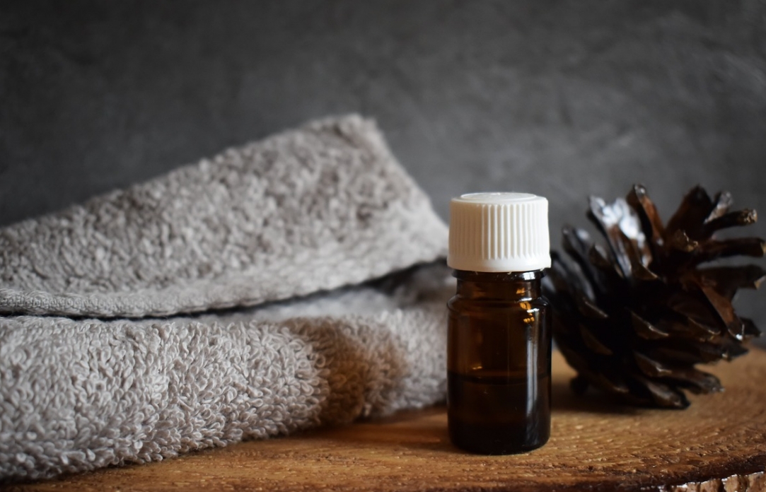 Przełomowy sposób na dolegliwości – aromaterapia z użyciem olejków eterycznych